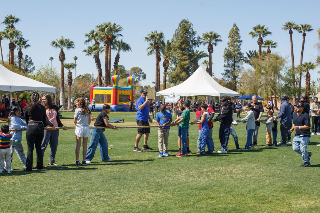 People playing tug o war